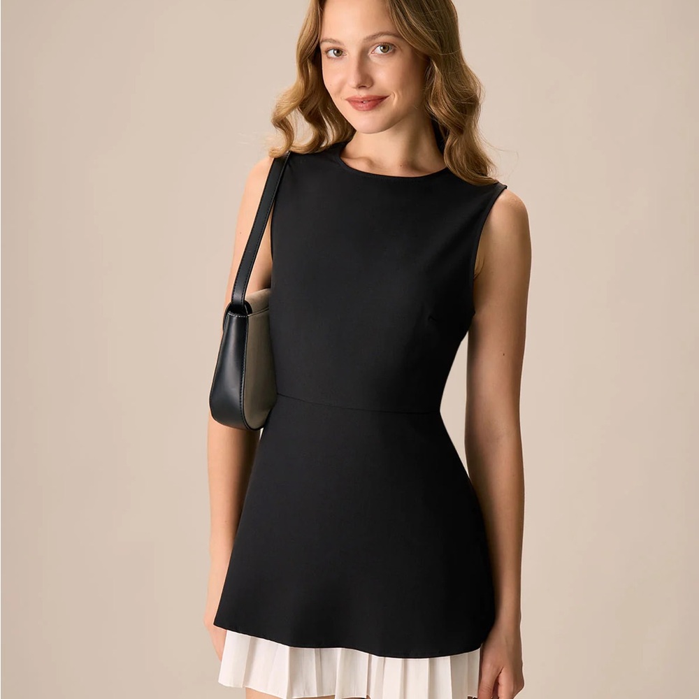 Black Sleeveless Dress